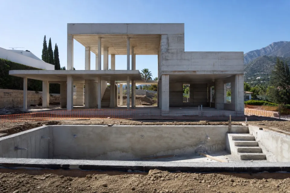 Villa en construcción con vistas al mar en Estepona