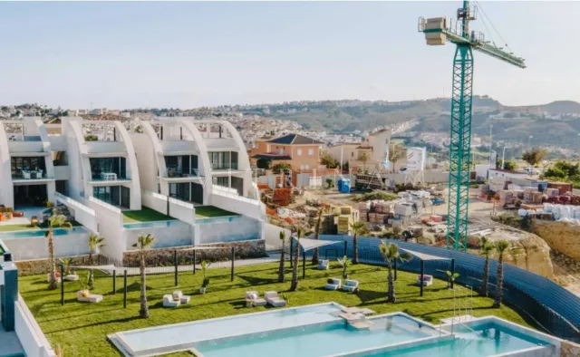 LUXURY APARTMENTS OCEANIC